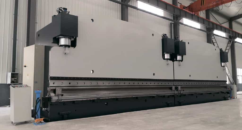 Листогибочный гидравлический пресс с ЧПУ MetalTec HBC 400/4000