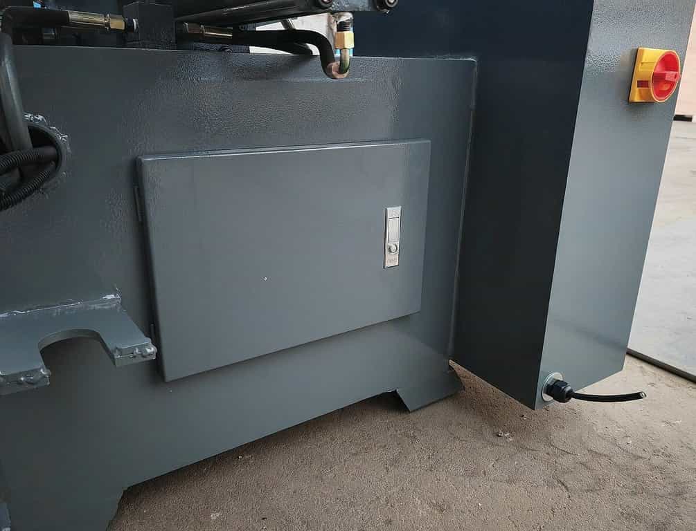 Автоматический колонный ленточнопильный станок MetalTec BS 500 CA