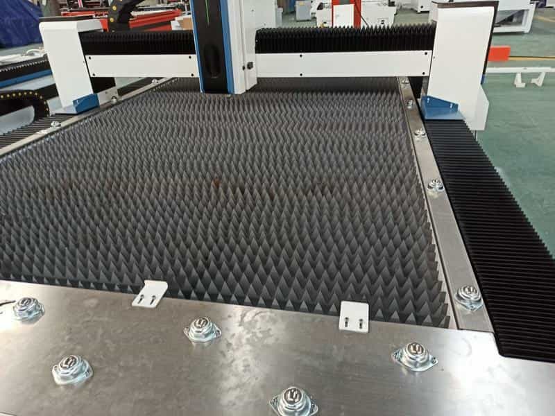 Лазерный станок для резки металла MetalTec 1530B (3000W)