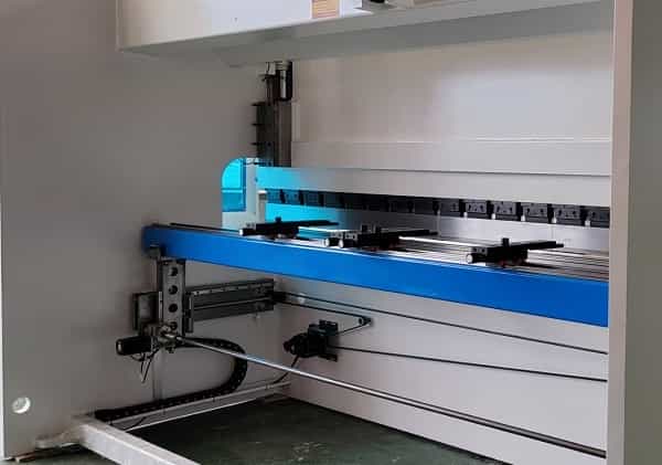 Листогибочный гидравлический пресс с ЧПУ TP10S MetalTec HBM