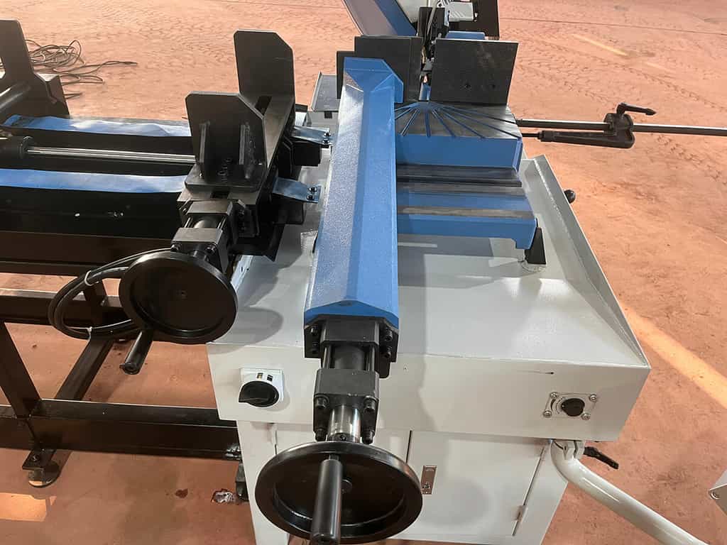 Автоматический ленточнопильный станок MetalTec BS 270 FA