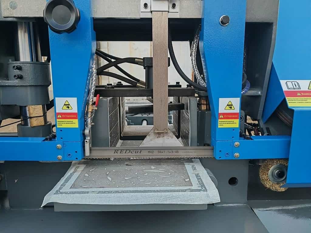 Автоматический колонный ленточнопильный станок MetalTec BS 500 CA