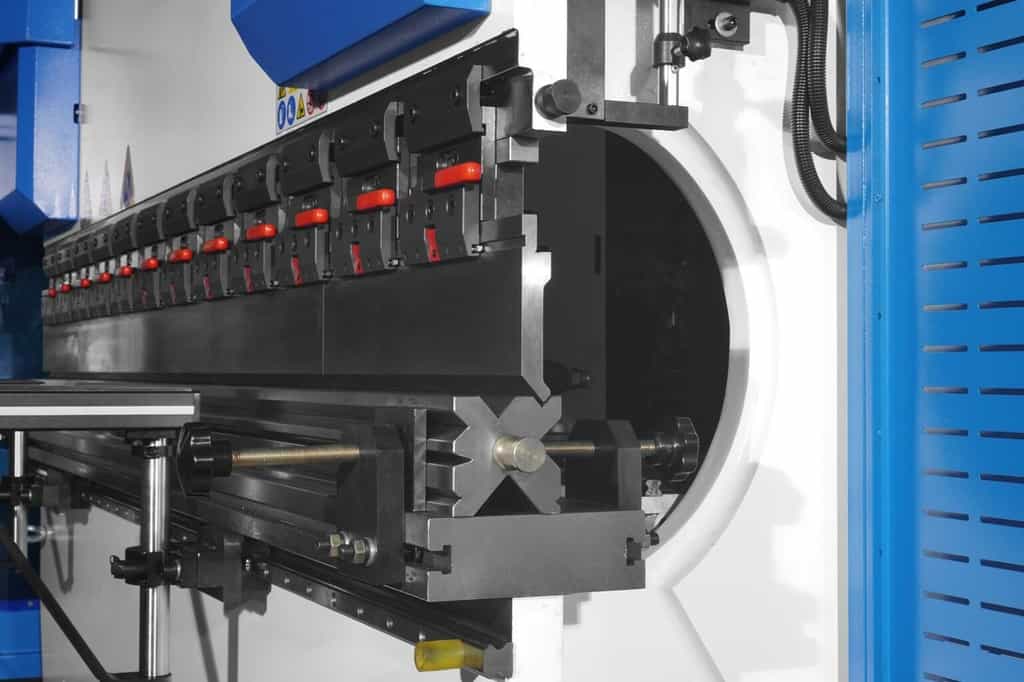 Листогибочный гидравлический пресс с ЧПУ TP10S MetalTec HBM